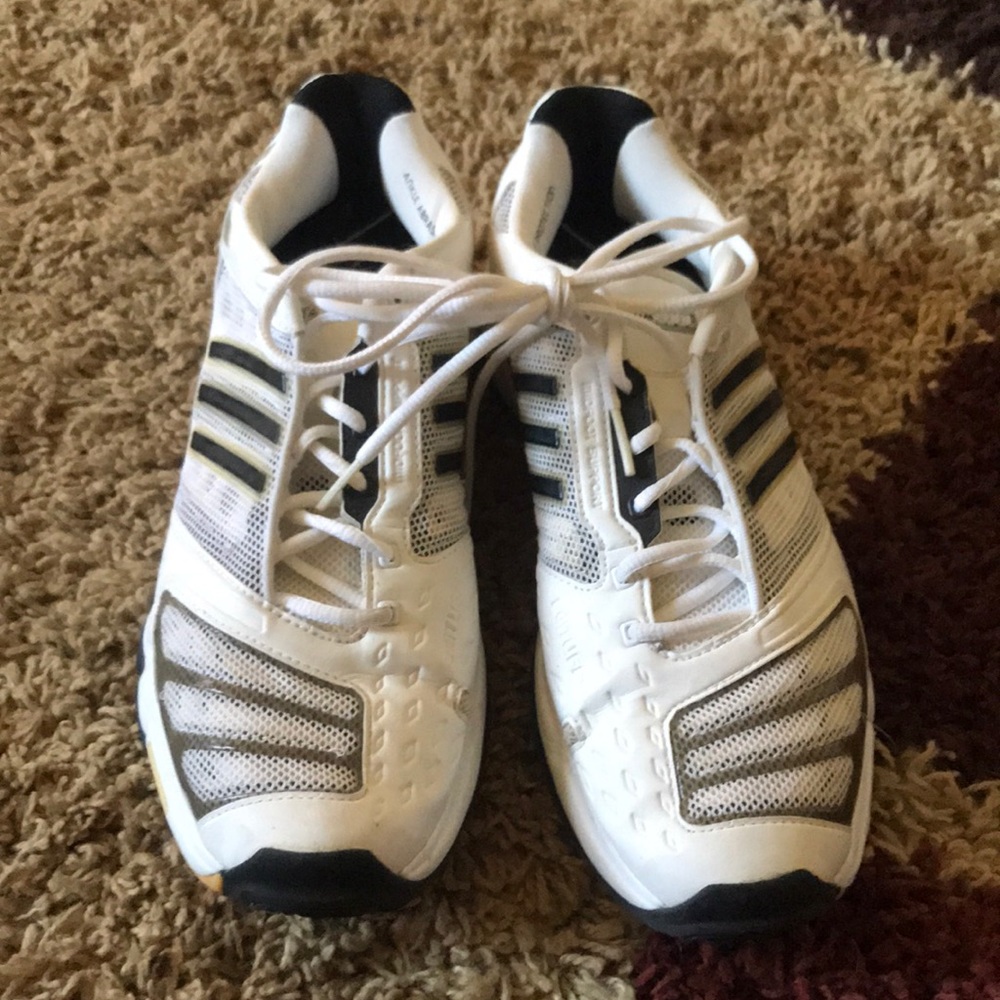 Volleyball shoes
